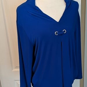 Lightweight royal blue quarter length sleeve top